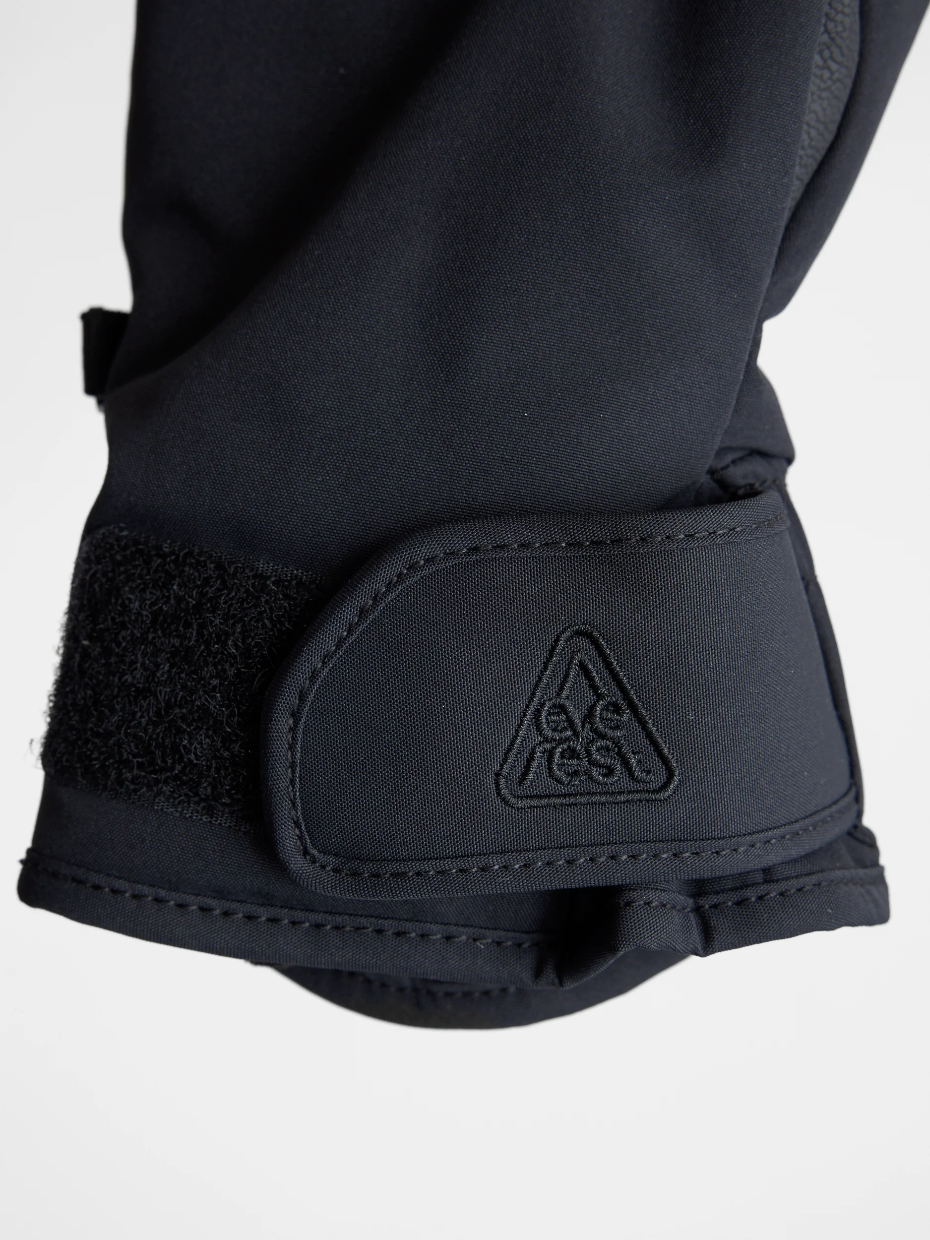 ALPINE WATER PROOF GLOVE BLACK (UNISEX) - Image 3