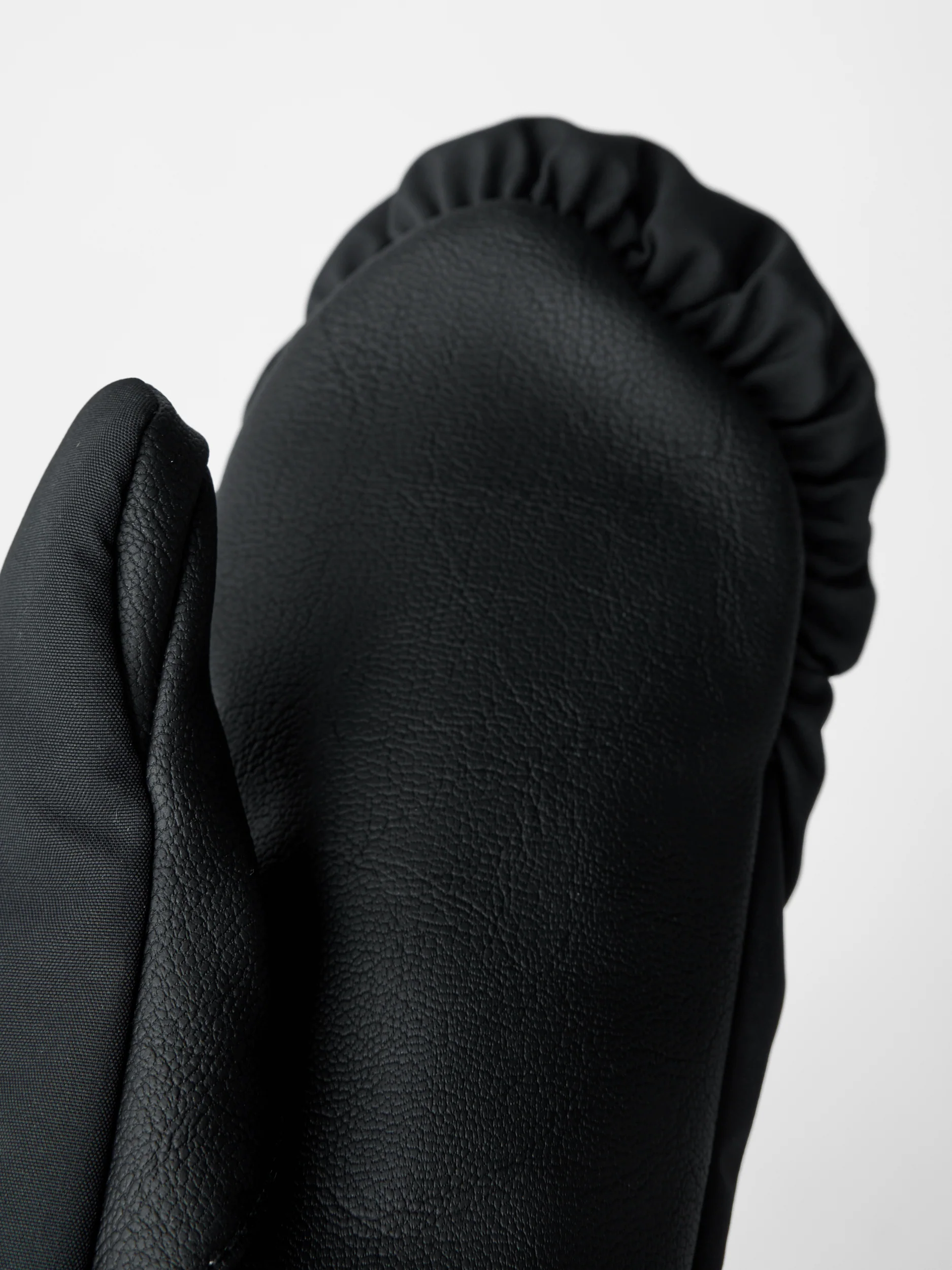 ALPINE WATER PROOF MITTEN  BLACK (UNISEX) - Image 3