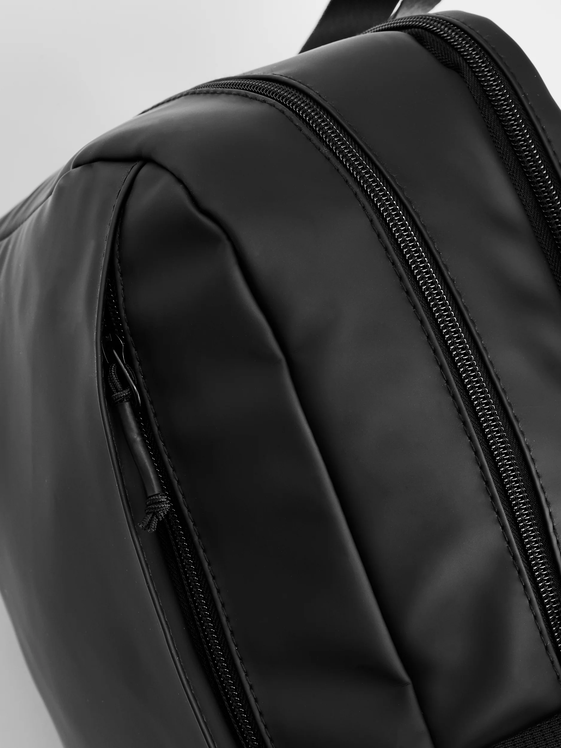 DAILY COMMUTE BACKPACK 20L BLACK - Image 4