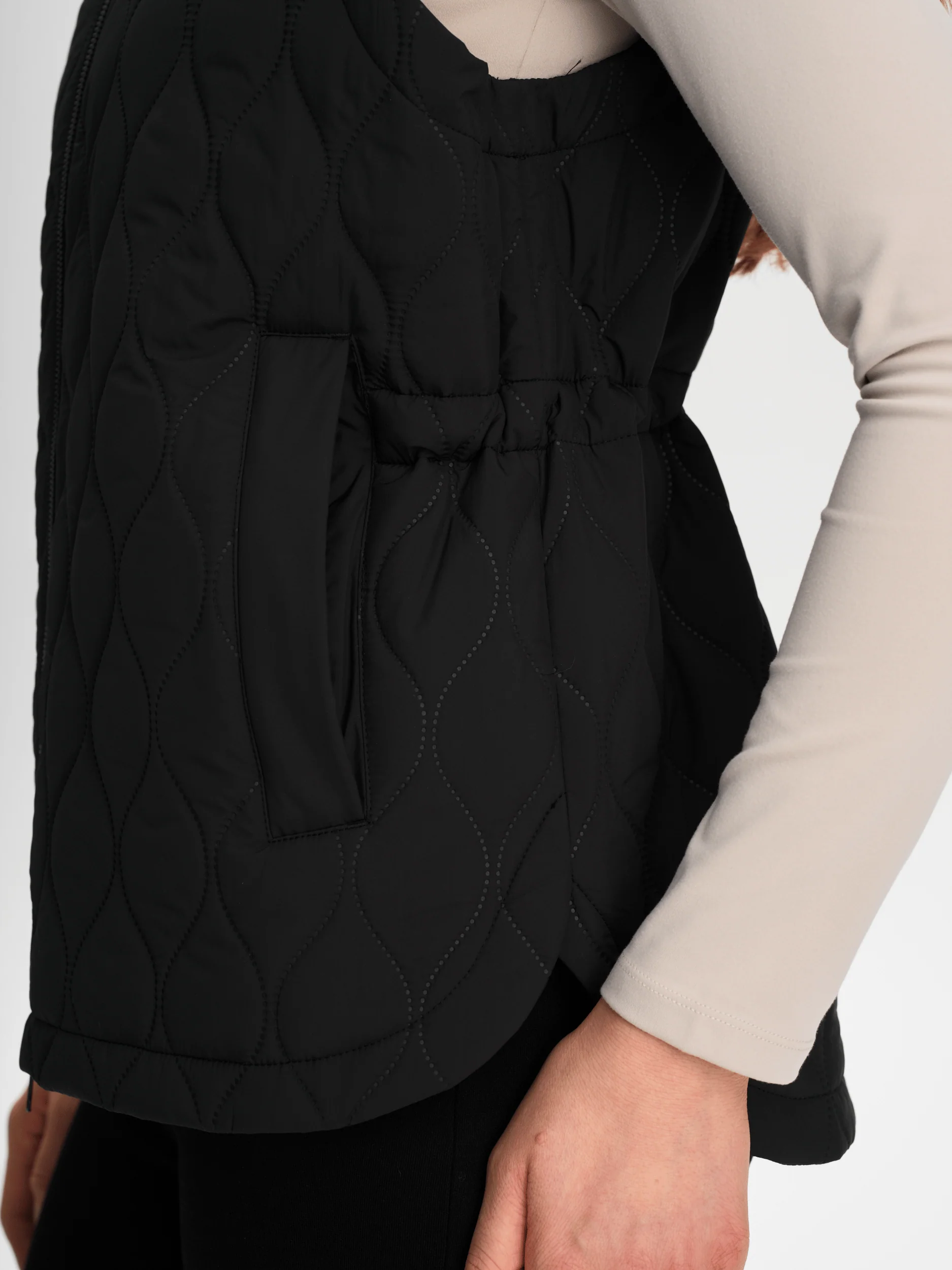 EMORY QUILT VEST - BLACK - Image 7