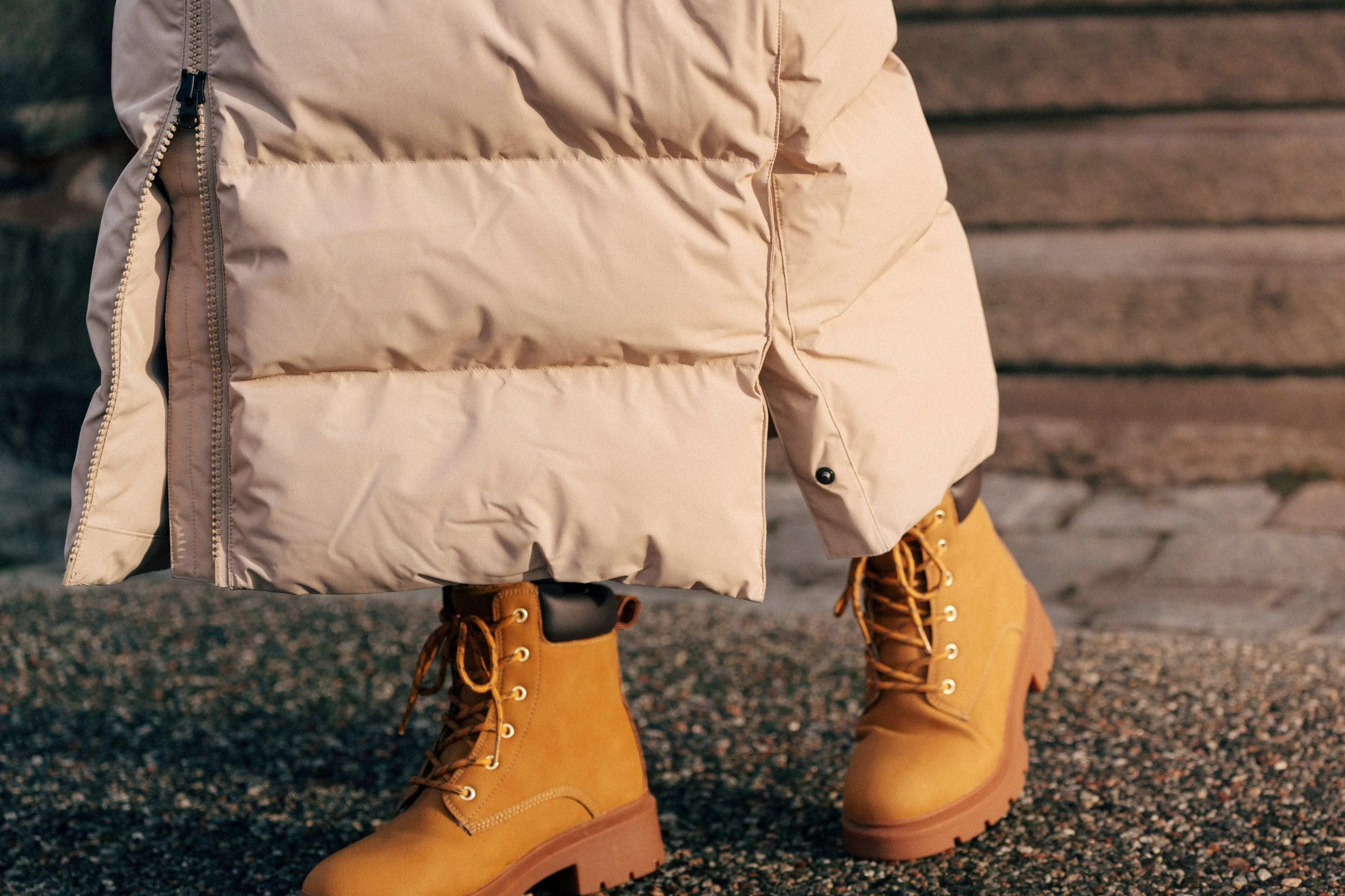 JUNEAU COAT SOFT BEIGE - Image 9