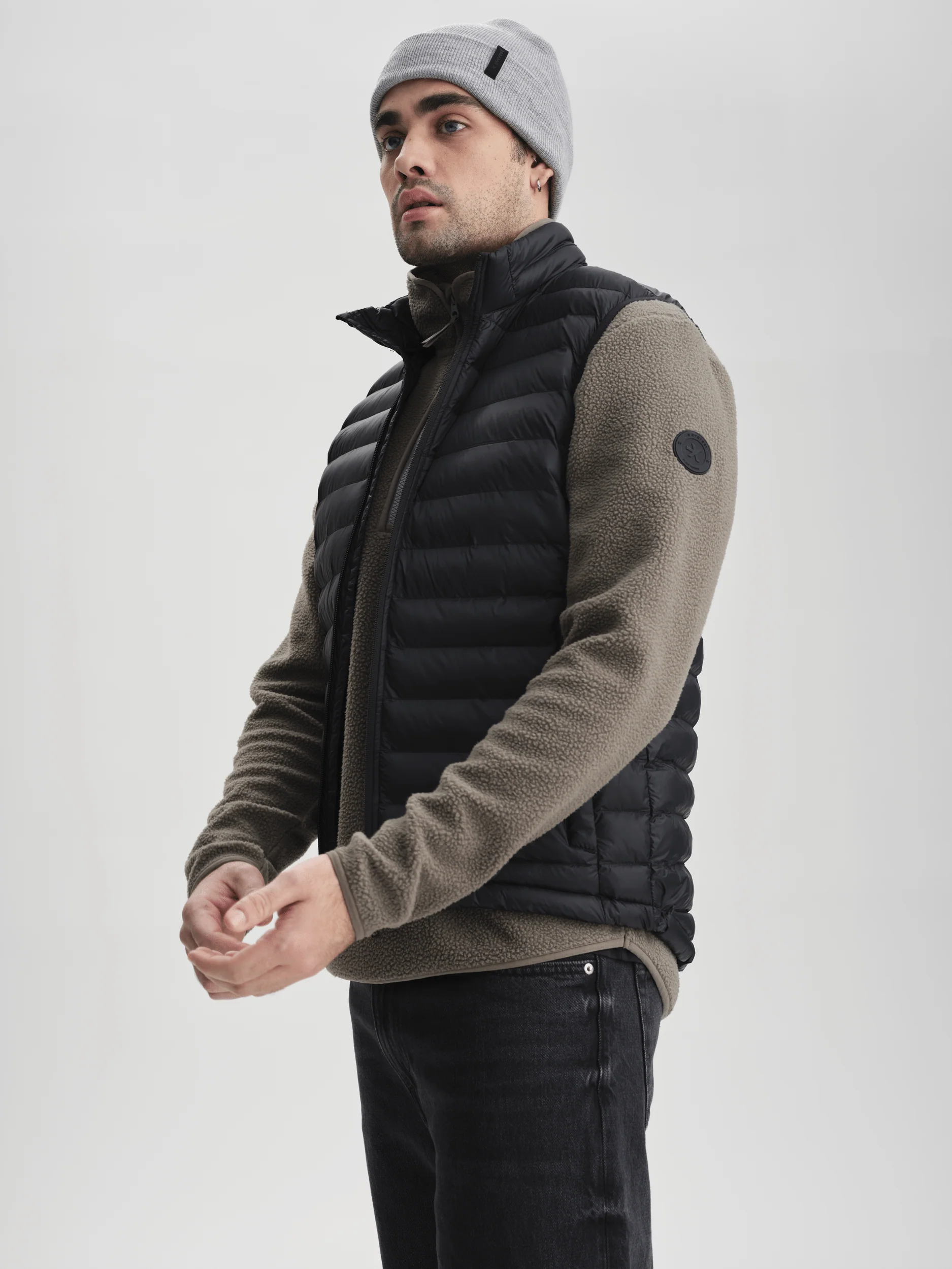 LINER VEST BLACK - Image 3