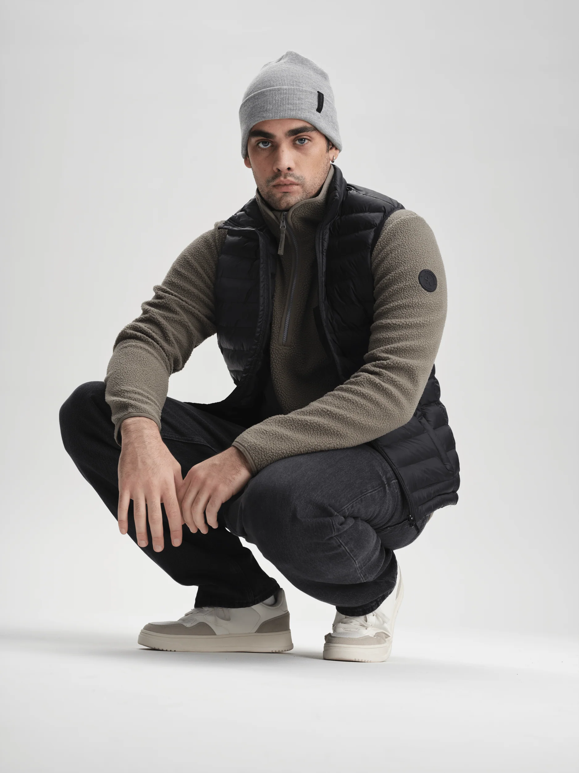 LINER VEST BLACK - Image 5