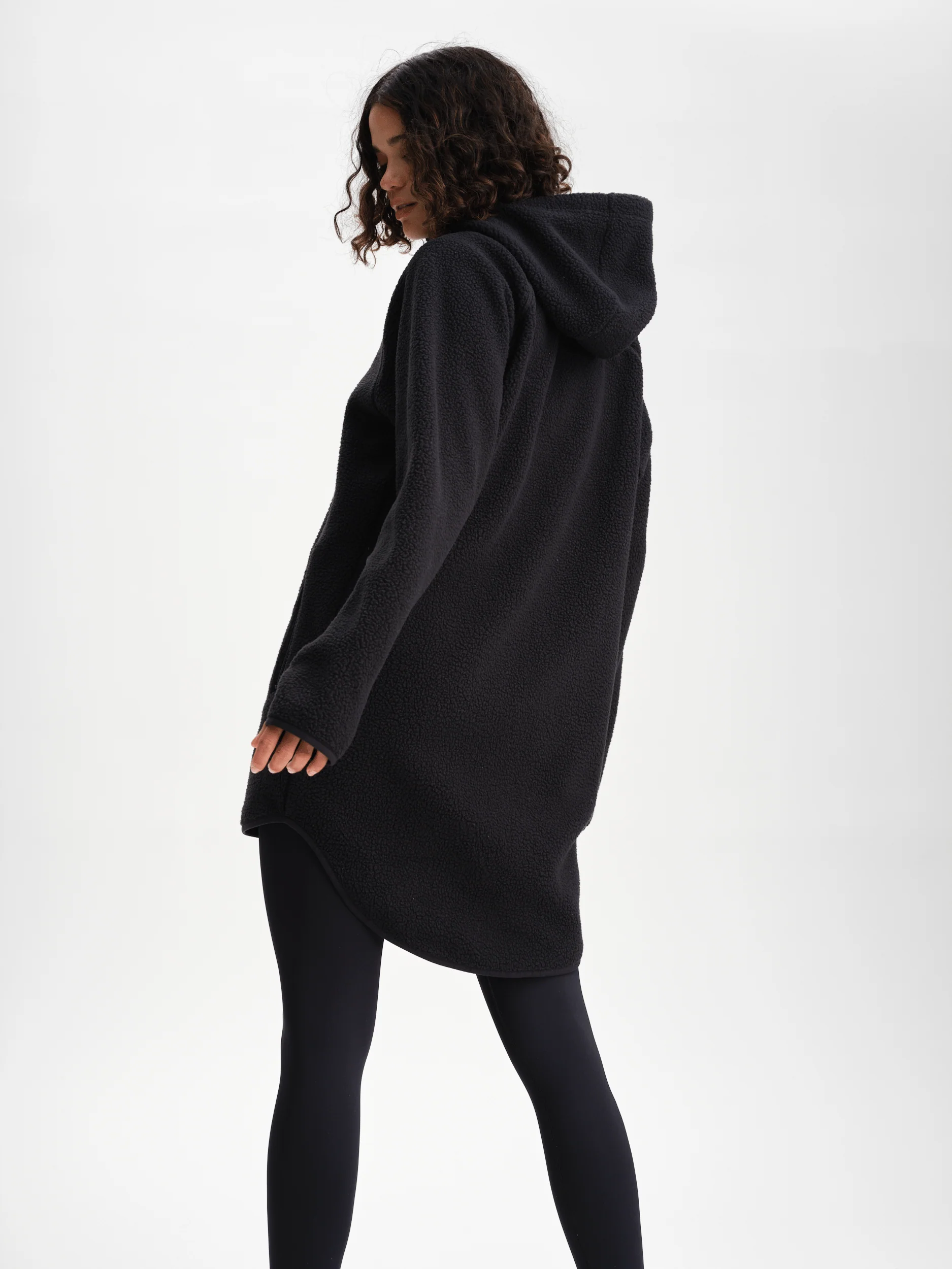 PILE LONG HOOD BLACK - Image 3