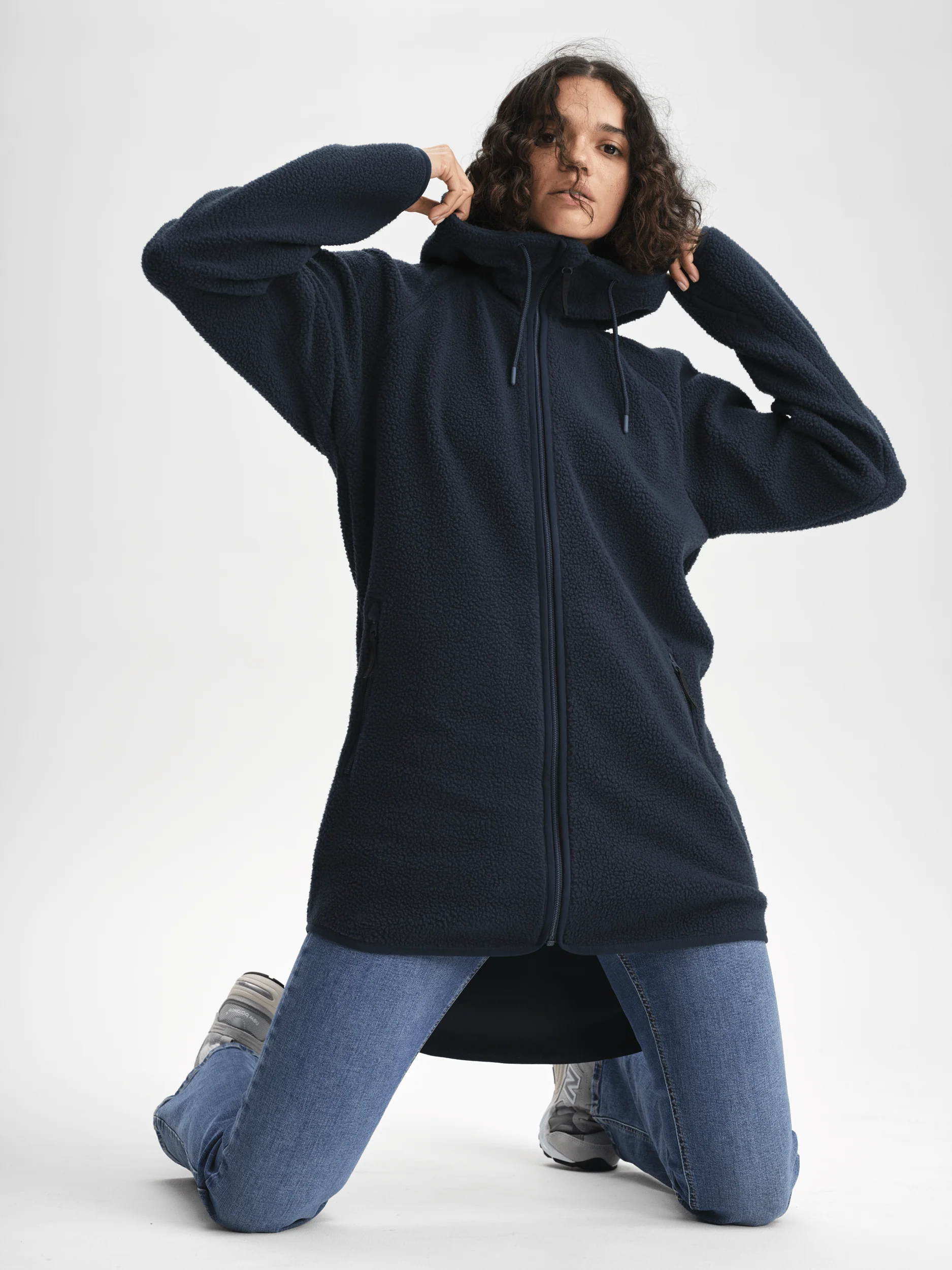 PILE LONG HOOD NAVY - Image 5