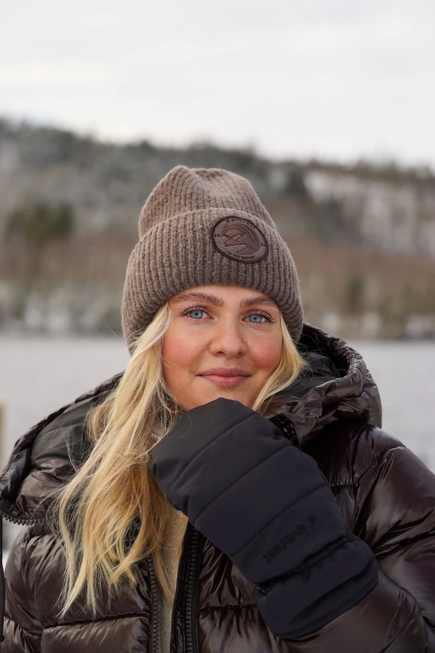 HEAVY KNIT BADGE BEANIE  ASH PURPLE - Image 5
