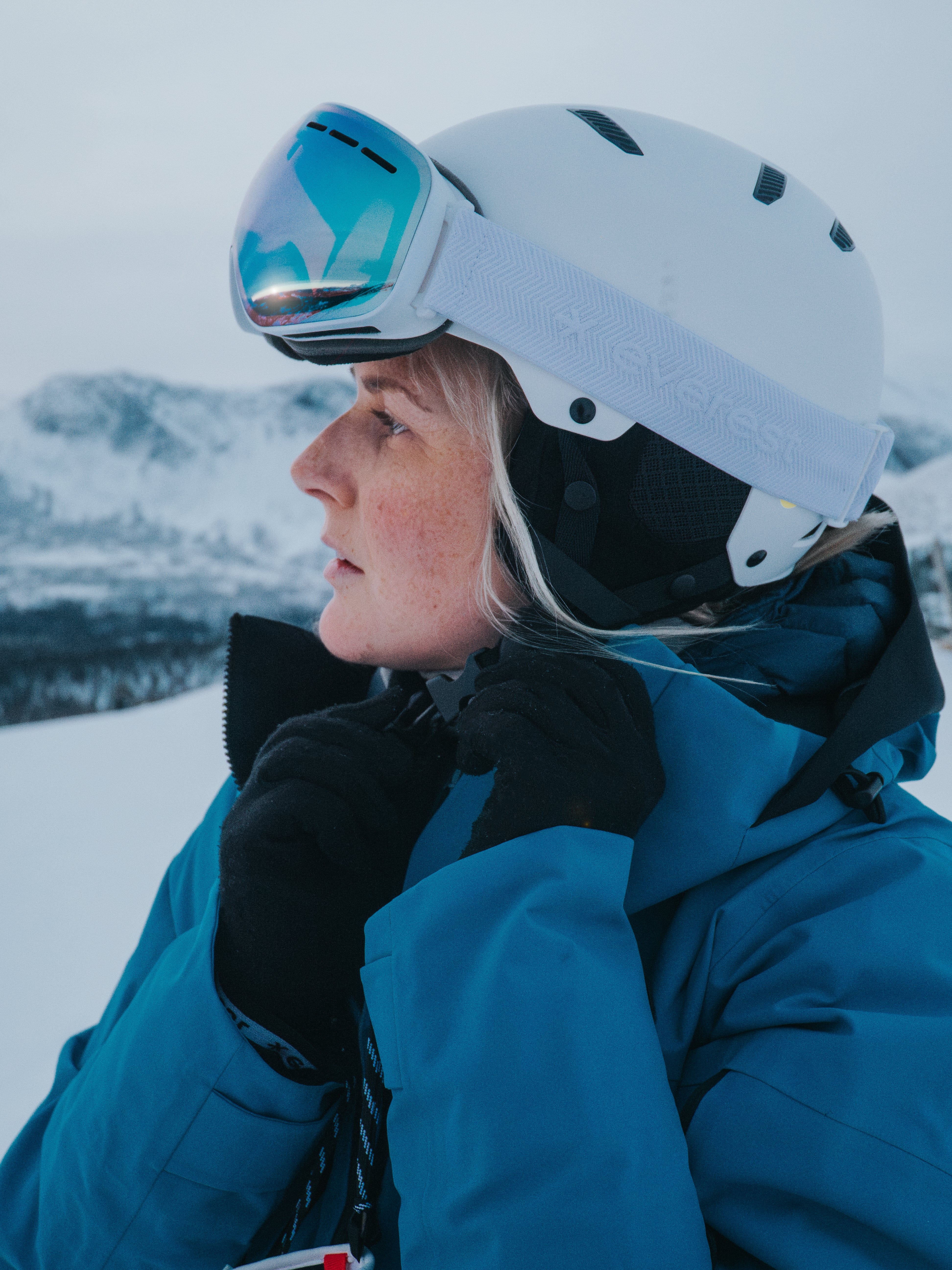 ALLMOUNTAIN MIPS HELMET WHITE - Image 5